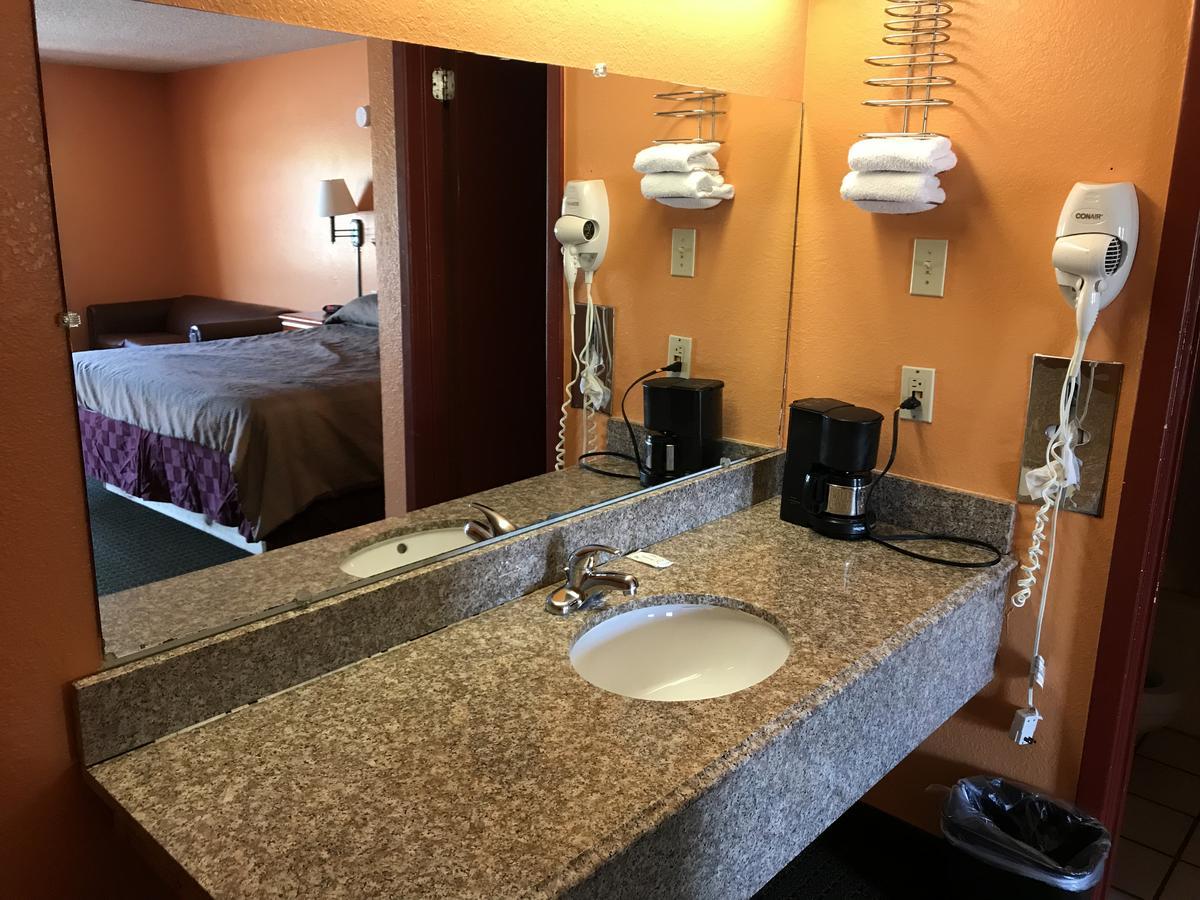 American Inn Cleburne Esterno foto