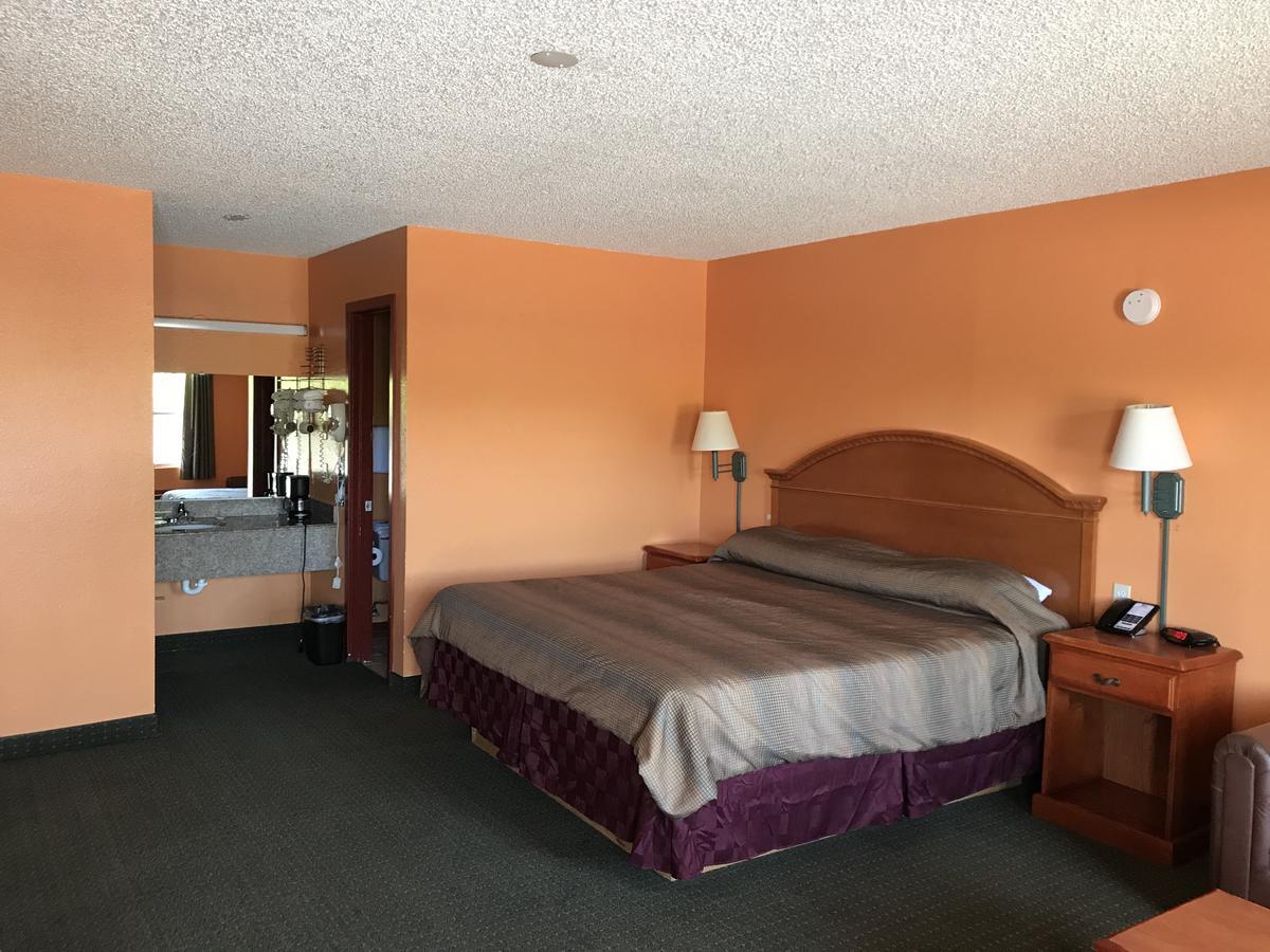 American Inn Cleburne Esterno foto